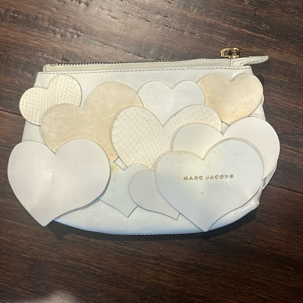 Needs some cleaning but good condition and never used perfect for Valentines